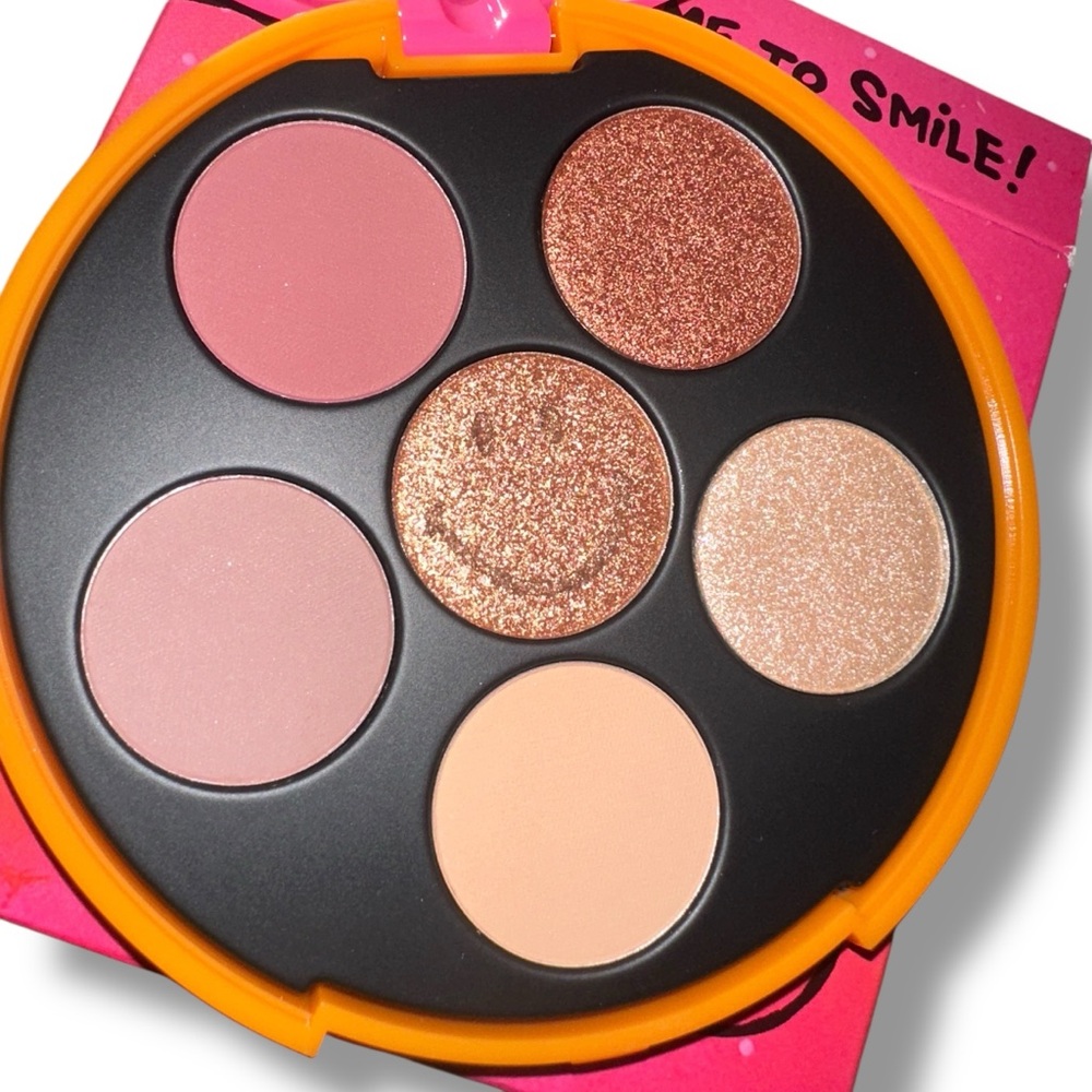 Ciaté London x Smiley 50 Limited Edition Eyeshadow Palette NIB Collectible 6 Pan